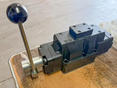New | in-Stock PARKER DIRECTIONAL CONTROL VALVE SERIES D4L D9L MANUAL HYDRAULIC CONTROL VALVE Pump & Valve Parts Pennsylvania US | East West Machinery & Drilling #1418085