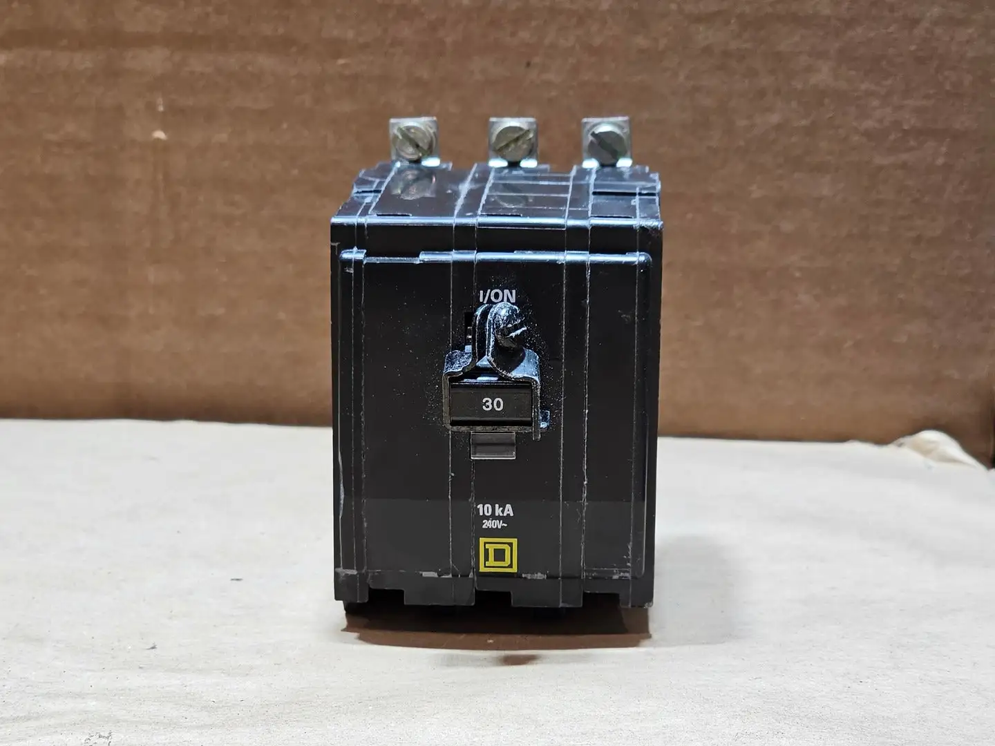 USED SQUARE D QOB330
