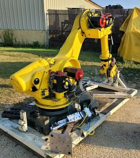 Used 2003 FANUC R-2000IA/200F Load/Unload Systems Wisconsin US | Lemke Machinery Sales #722307