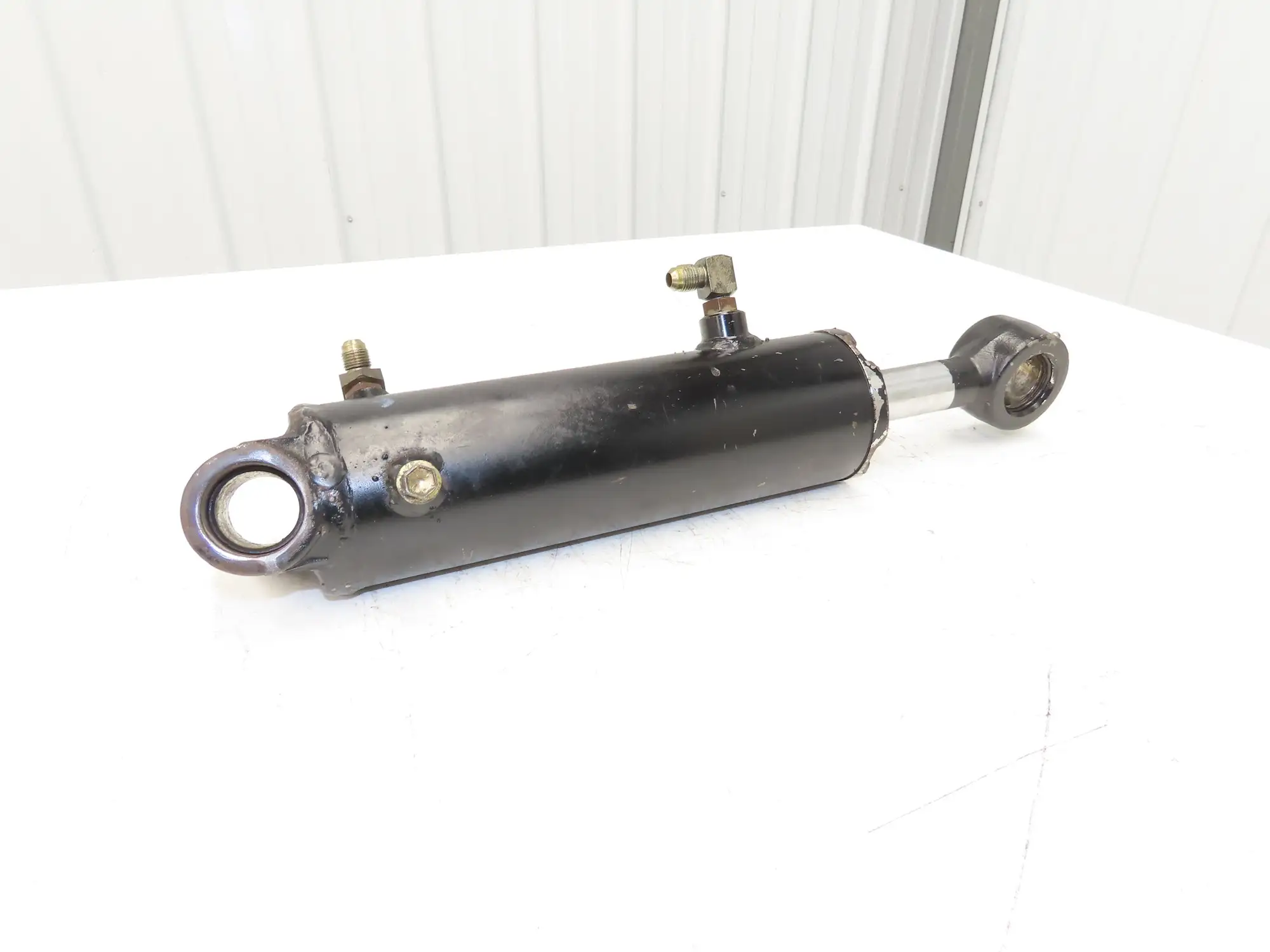 Toyota 7FBCU25 Electric Forklift Mast Tilt Cylinder 3" Bore 8" Stoke 1-3/8" Pin