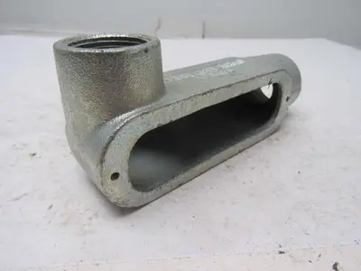 OZ Gedney LL-100 Conduit Body Thread Size 1" Iron Style L  Lot of 6