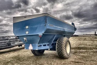 Used 1993 KINZE 840 Grain Carts South Dakota US | Proxy Equipment #1385304