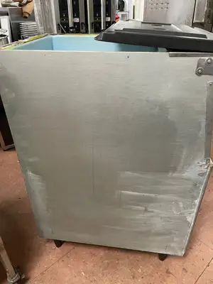 Used Hoshizaki Used Hoshizaki B-300PF 22" Ice Storage Bin with Galvanized Steel Finish 300lb Restaurant Storage Containers Illinois US | Falcon Restaurant Supply #1375749