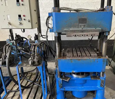 USED ZM 120 TON HEATED