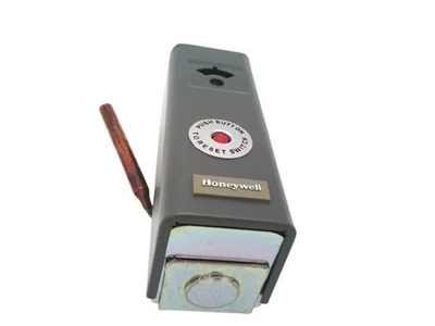 Honeywell L4006E1067 Aquastat Controller [New]