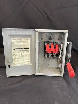 LOT OF VARIOUS ELECTRIC DISCONECTS AND PANAL BOXES