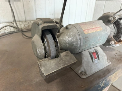 Used _UNKNOWN_ _UNKNOWN_ Pedestal Type Grinders (Double End) Indiana US | Miedema Asset Management Group #1414826
