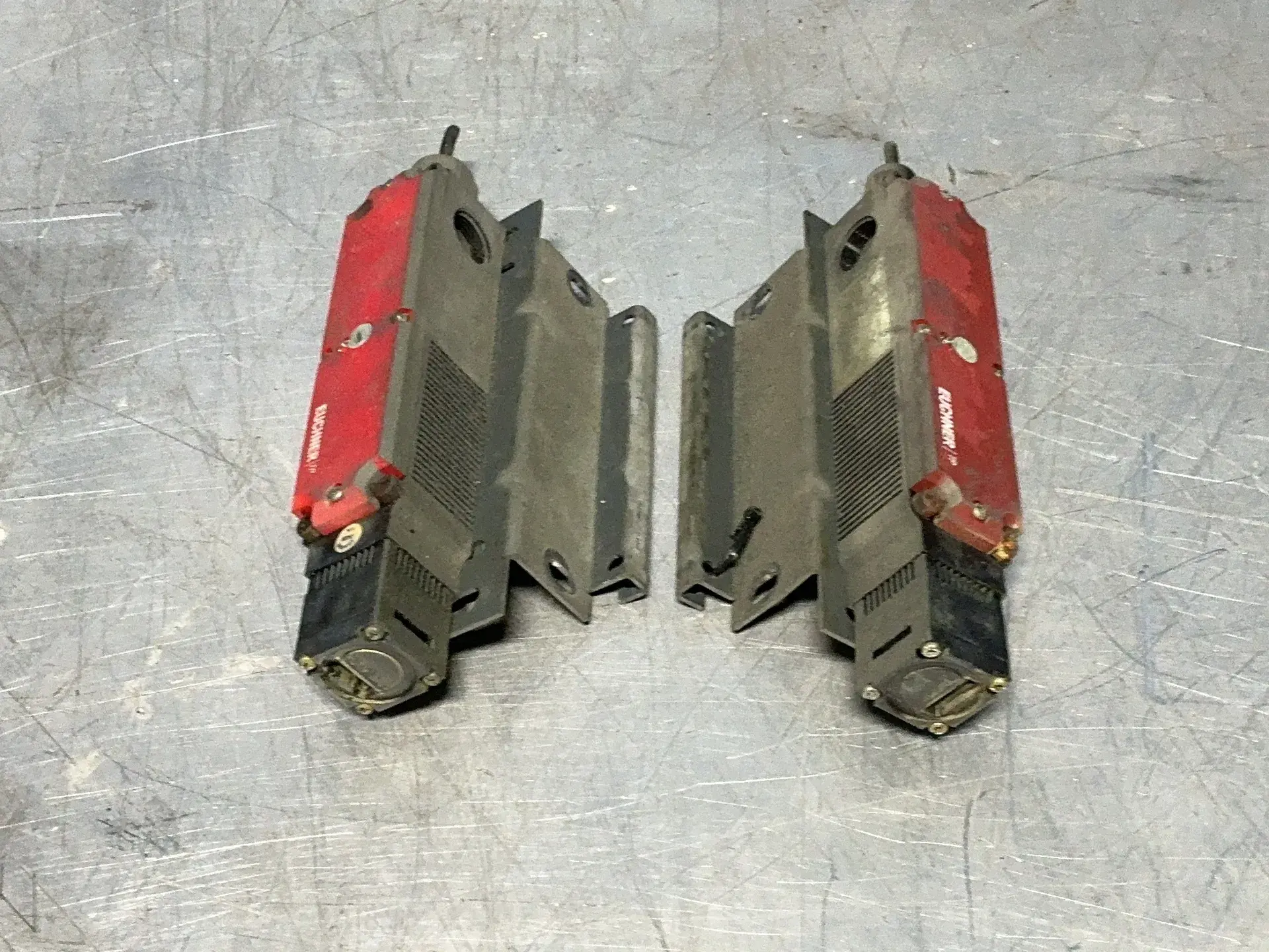 Used EUCHNER TP44141K110M & TP44141M120C2486 Relays & Switches Ohio US | HGR 24 #1326000