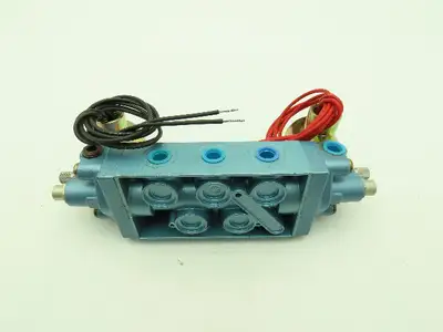 Honeywell Skinner S3RRJBL2 Solenoid Valve 5-Way 3 Pos 120V 150 PSI 1/4" NPT