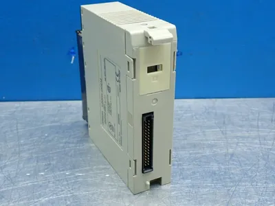 USED OMRON C200HOD212