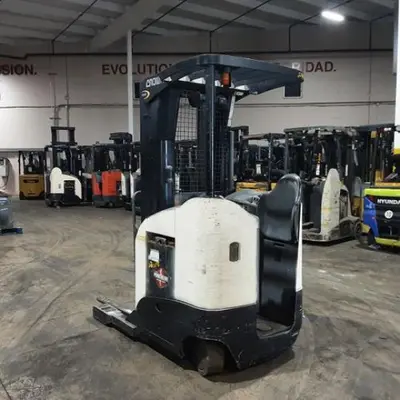 USED 2018 CROWN RR5725-45