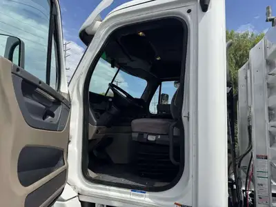 Used 2018 FRHT 12564ST Conventional trucks California US | Commerce Truck Equipment Sales #1548754