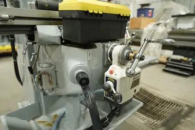YUWE TM250 Bridgeport Style Manual Milling Machine (1 Phase)