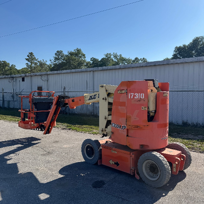 USED 2015 JLG E300AJP