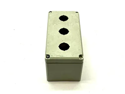 Q3PBPCDM | Hoffman  QLine D Pushbutton Type Enclosure 3PB x 22.5mm MISSING SCREW - Used