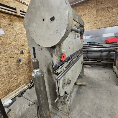 35 TON CHICAGO DREIS & KRUMP MECHANICAL PRESS BRAKE. STOCK # 0446725.