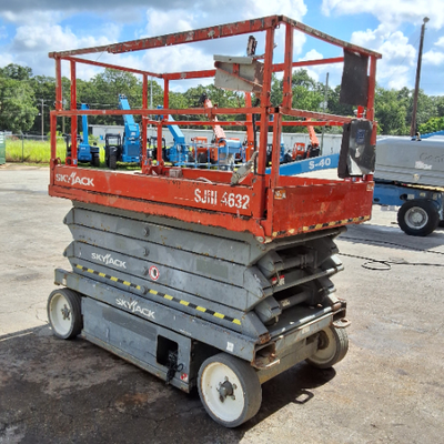 USED 2014 Skyjack SJ4632