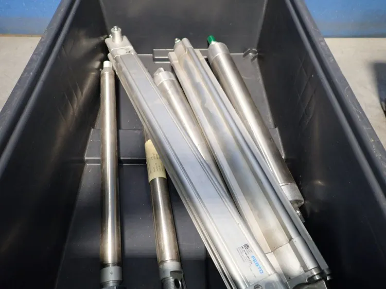 Used FESTO DNC32400PPVAKP Cylinders | HGR 24 #731418