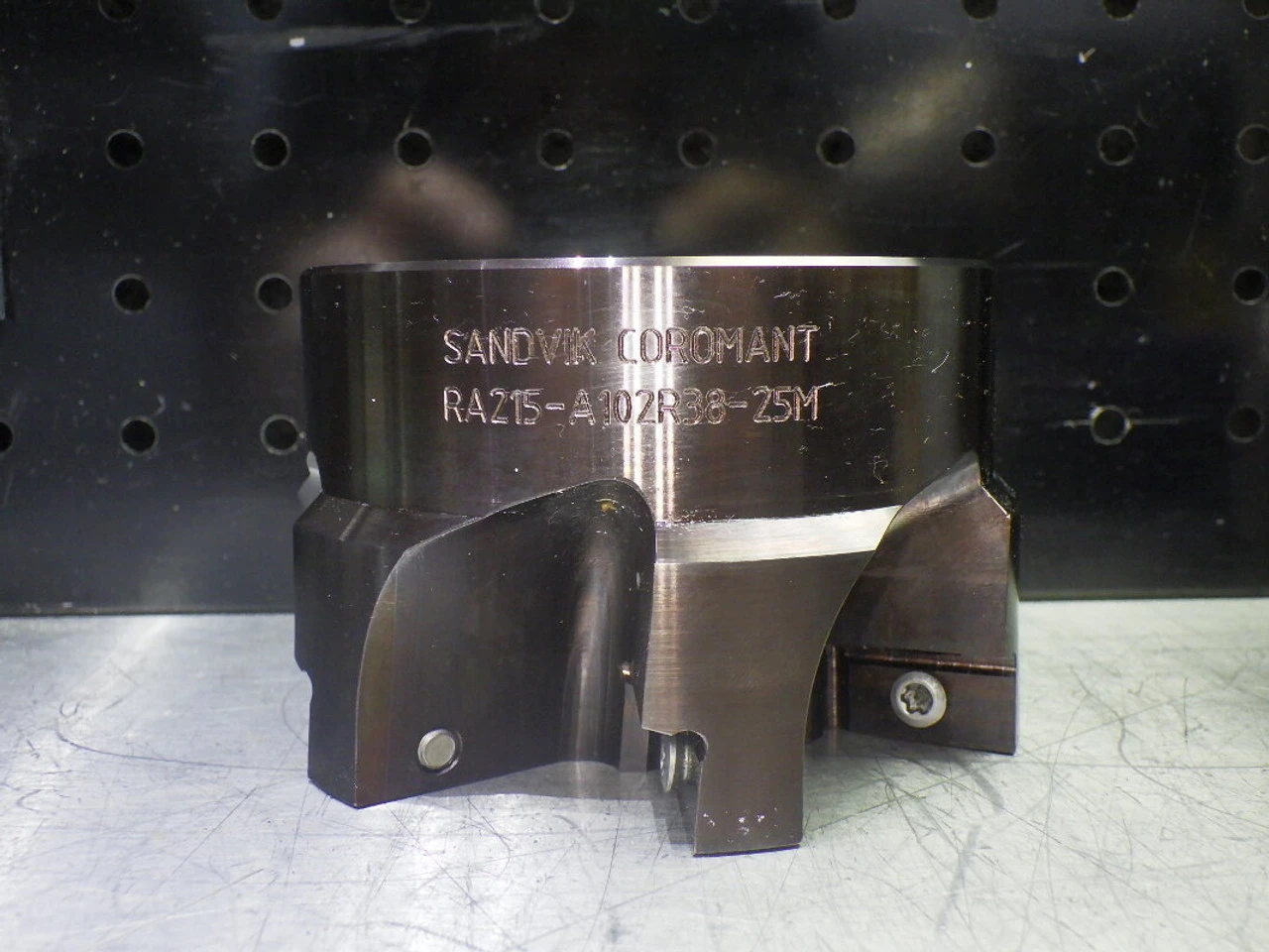 Sandvik 4" Indexable Facemill 1.5" arbor RA215-A102R38-25M (LOC2104A)