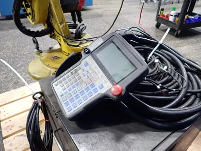 Used 2000 FANUC ARC MATE 100I Robots Ohio US | HGR 24 #1266328