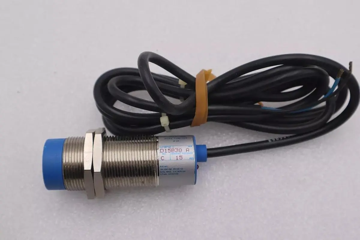 ALLEN BRADLEY 871C-D15B30 PHOTO SWITCH SER A #K-551A