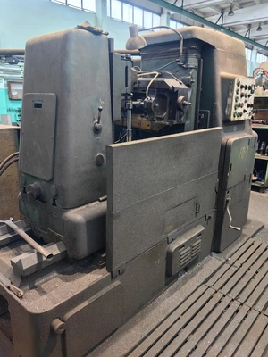 KOMSOMOLETZ Gear Hobber, in good used condition, POA