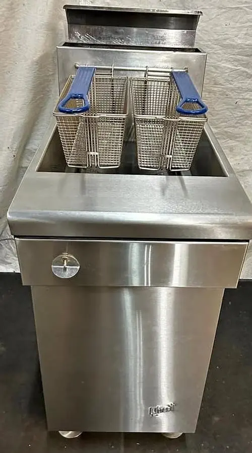 USED QUEST MV40