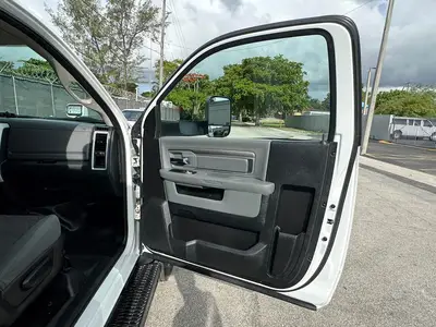 Used 2017 VERSALIFT SST40EIH-02 Bucket (boom) trucks Florida US | Truck and Van Outlet #1509171