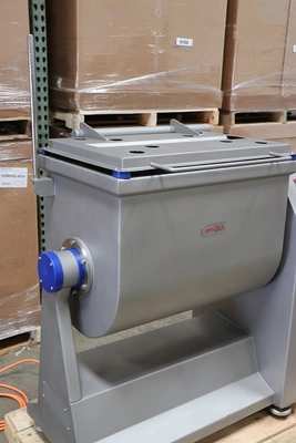 Mainca Model RM-200 Single-Action Mixer