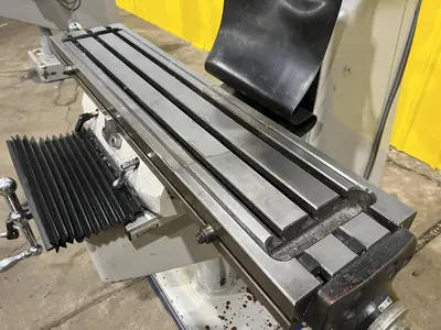 3 HP ACRA MODEL #AM-2V VERTICAL RAM TYPE KNEE MILL: STOCK #18827