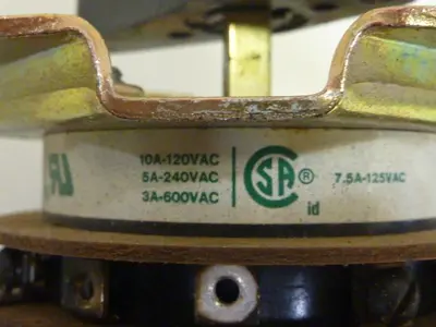 USED ELECTRO SWITCH 25902MK