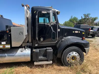 USED 1999 PETERBILT 330