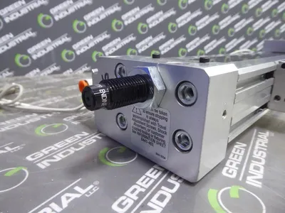 PHD SFM5 27X625-L9-M-NM22-NN0-NN11-NT22 Pneumatic Cylinder Rail 11909210 02 Used