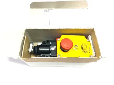 USED BANNER ENGINEERING HEAVY DUTY EMERGENCY STOP ROPE PULL MODULE 2 NO, 2NC
