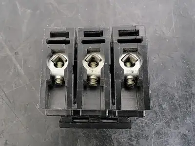 Used BRYANT BR320 Switchgears British Columbia CA | Lenmark #242989