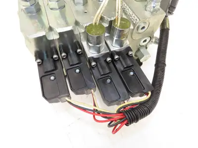 Hyster E80XN Forklift Hydraulic 4-Lever Spool Valve Forklift Mast Control