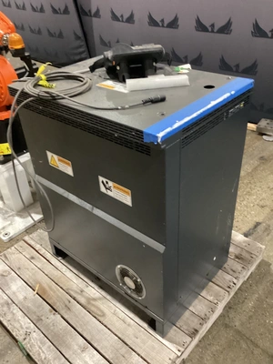 KUKA KR 20 R1810‑2/SEL CYBERTECH‑2 Robot w/ KR C4 Controller USED