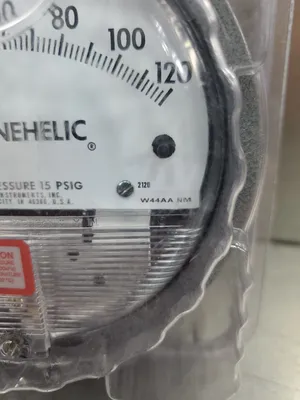 Dwyer Magnehelic W44AA NM Pressure Gauge, 0-120 INCHES OF WATER. 6B-11