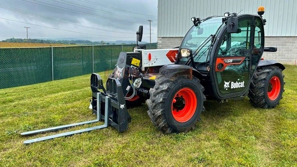 USED 2022 Bobcat TL619