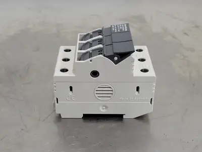 USED ALLEN-BRADLEY 1492-FB3C30-L