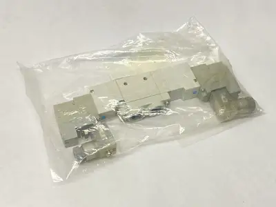 SY7420-5DZ-02T | SMC  Pneumatic Solenoid Valve 3-Position 1/4" NPT - New