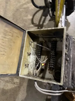XALOY OR BERINGER 8″ SCREEN CHANGER W/POWER UNIT