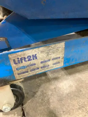 Used _UNKNOWN_ _UNKNOWN_ Platform Lifters Minnesota US | Myron Bowling Auctioneers Inc #1541796