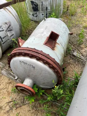 D.E.CO. _UNKNOWN_ Tank S/S - 0 to 999 Gal. (H=height, L=length) | Perry Equipment (3)
