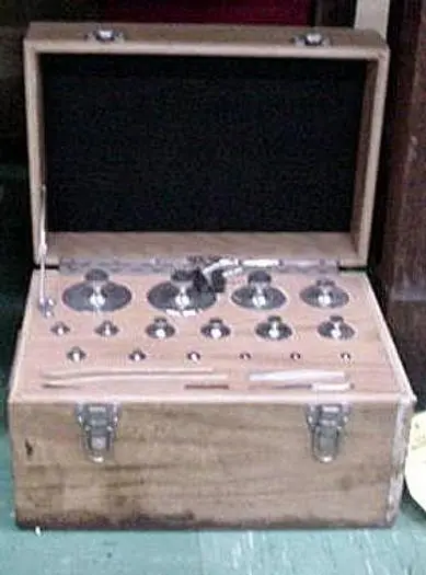 1034 Henry Troemner Balance Chrome Weight Set