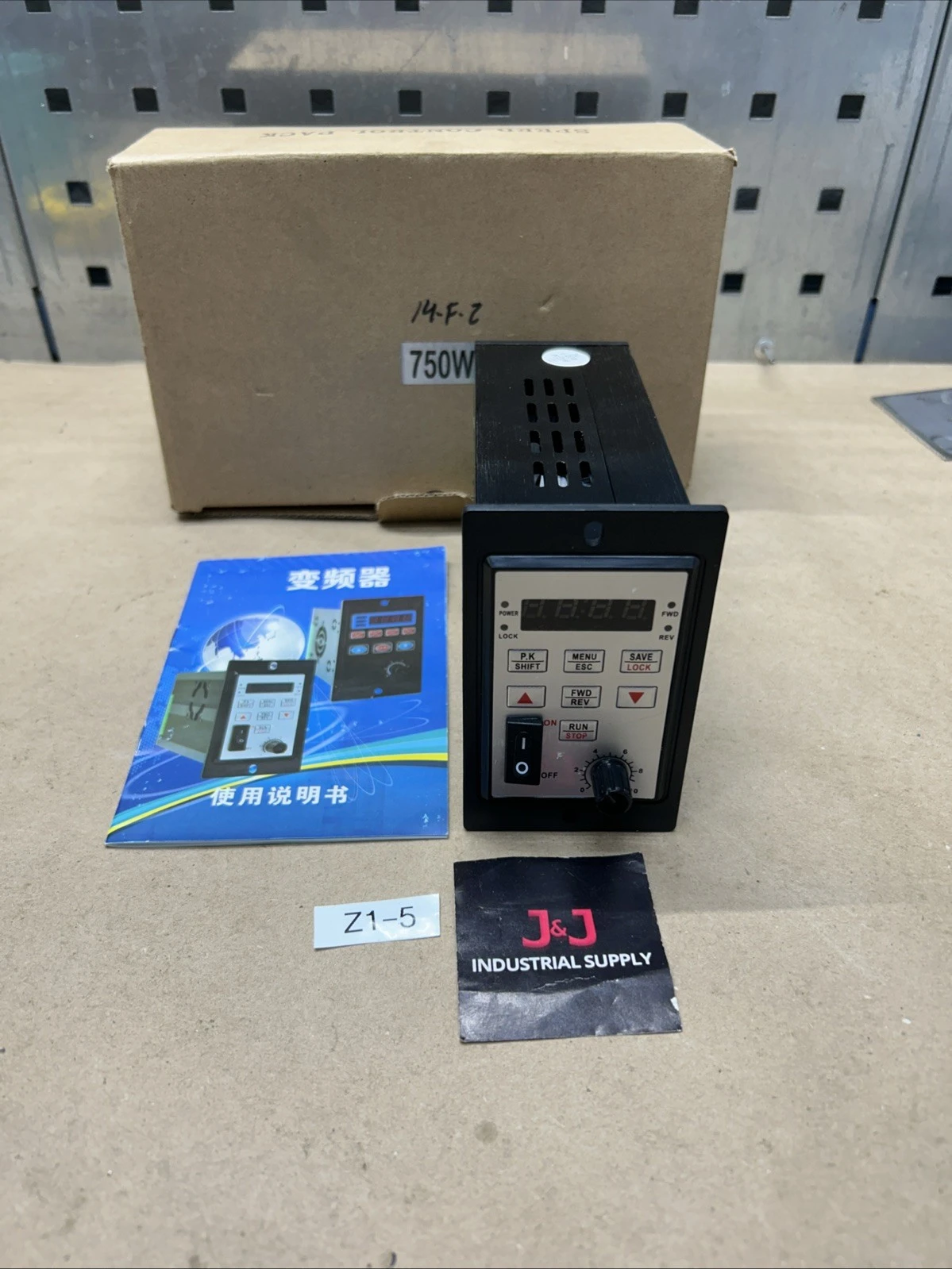 YK-200W/400W/750W Frequency Inverter Single-phase Three-phase 220V Motor Speed