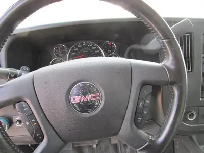 Used 2022 GMC SAVANA 3500 Box trucks Manitoba CA | Conquest Truck & Auto Sales #1421349