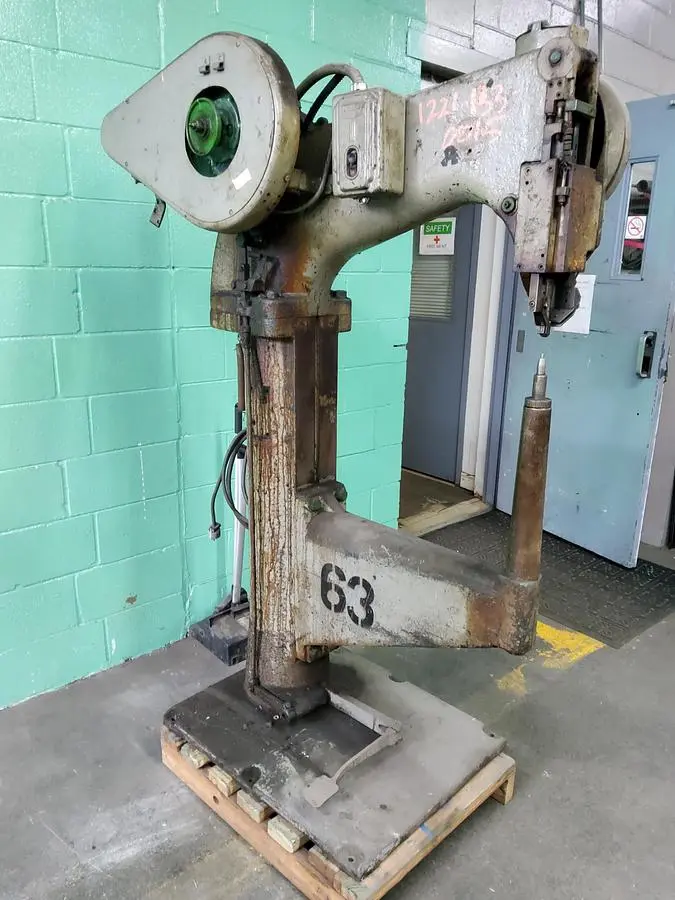 Used CHICAGO 140 Riveters CA | B & B RIVET MACHINE #1364727