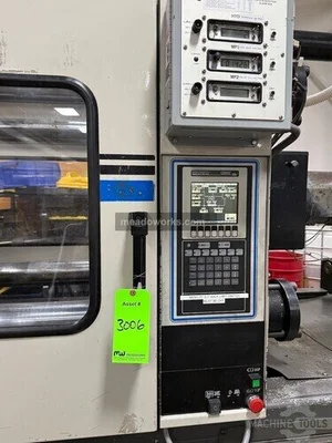 Used 1995 CINCINNATI MILACRON VT300-29 Injection Molding Machines Illinois US | Meadoworks #1492187