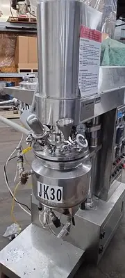 Tranfu Lab Sized Vacuum Emulsifier